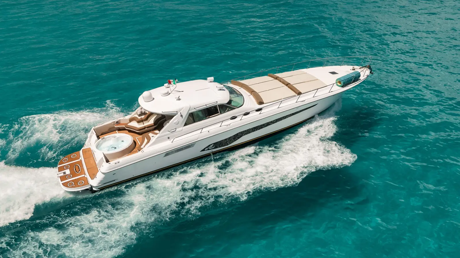 Incondicional 65 pés navegando em Cancún