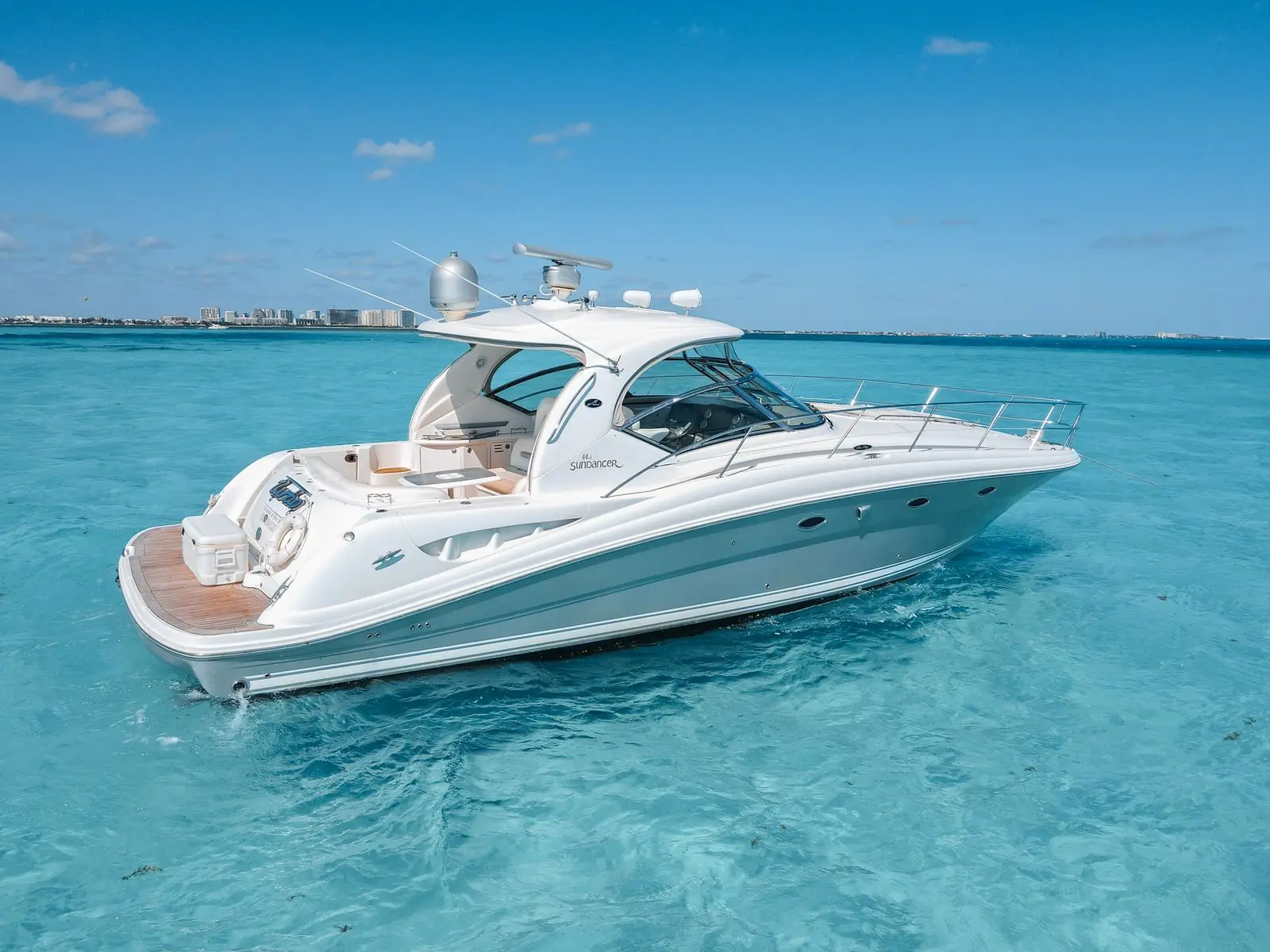 Turbo 44 pés navegando em Cancún